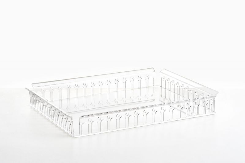 Klares Piazza Tablett von Kartell: Rechteckiges Serviertablett aus transparentem Kunststoff, modernes Design für Küche und Wohnen.